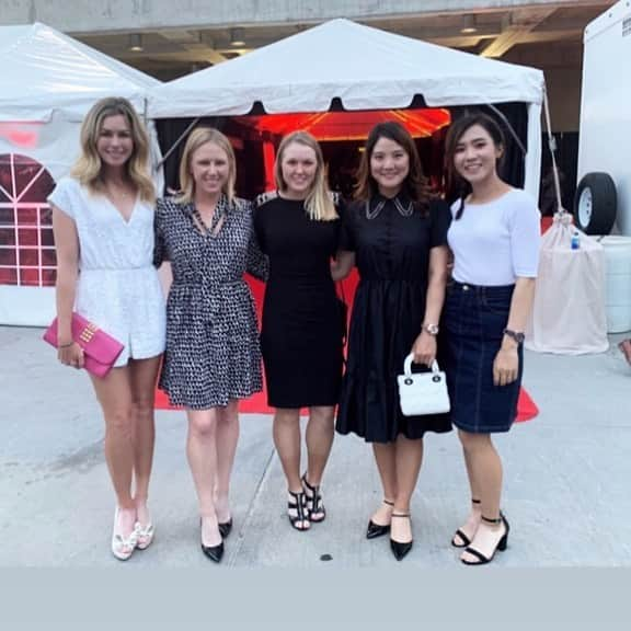 ポーラ・クリーマーさんのインスタグラム写真 - (ポーラ・クリーマーInstagram)「The @lpga_tour girls all dressed up for the @cvsclassicgolf gala last night 😬🏌🏼‍♀️#yesweallhavetanlines #nowearentwearingsocks #justmissinglexi」6月25日 20時58分 - paulacreamer1