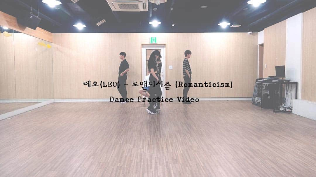 VIXXさんのインスタグラム写真 - (VIXXInstagram)「. 레오(LEO) - 로맨티시즘 (Romanticism) Dance Practice Video . YouTube▶️ https://youtu.be/kvp4GBOAZc0 네이버TV▶️ https://tv.naver.com/v/8913504 . #레오 #LEO #MUSE #로맨티시즘 #Romanticism」6月25日 21時01分 - vixx_stargram