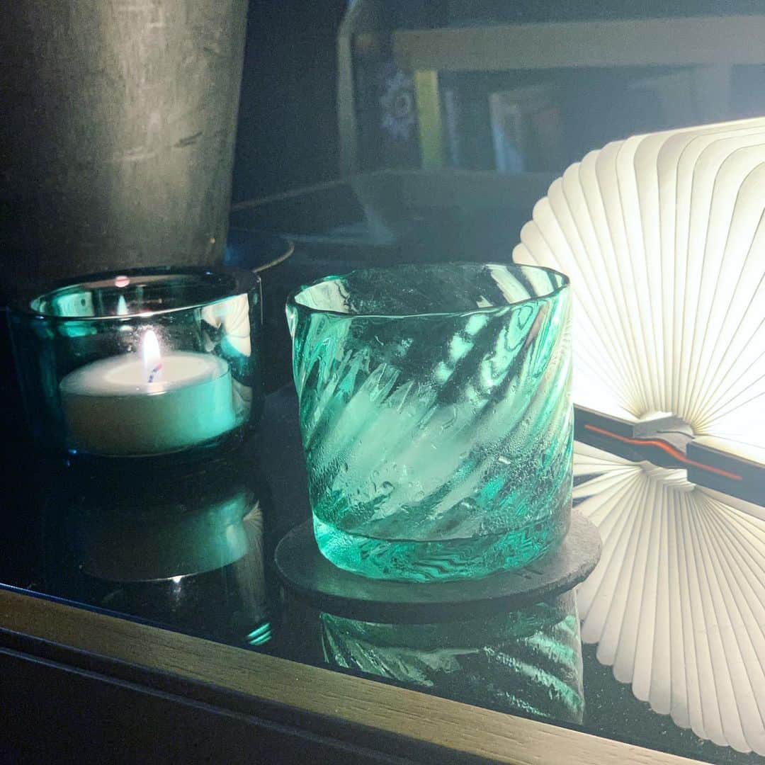 並木一樹さんのインスタグラム写真 - (並木一樹Instagram)「toumeiのグラスは色とデザインが好き🌿 ・  #toumei #iittala」6月25日 21時05分 - casi_namiki
