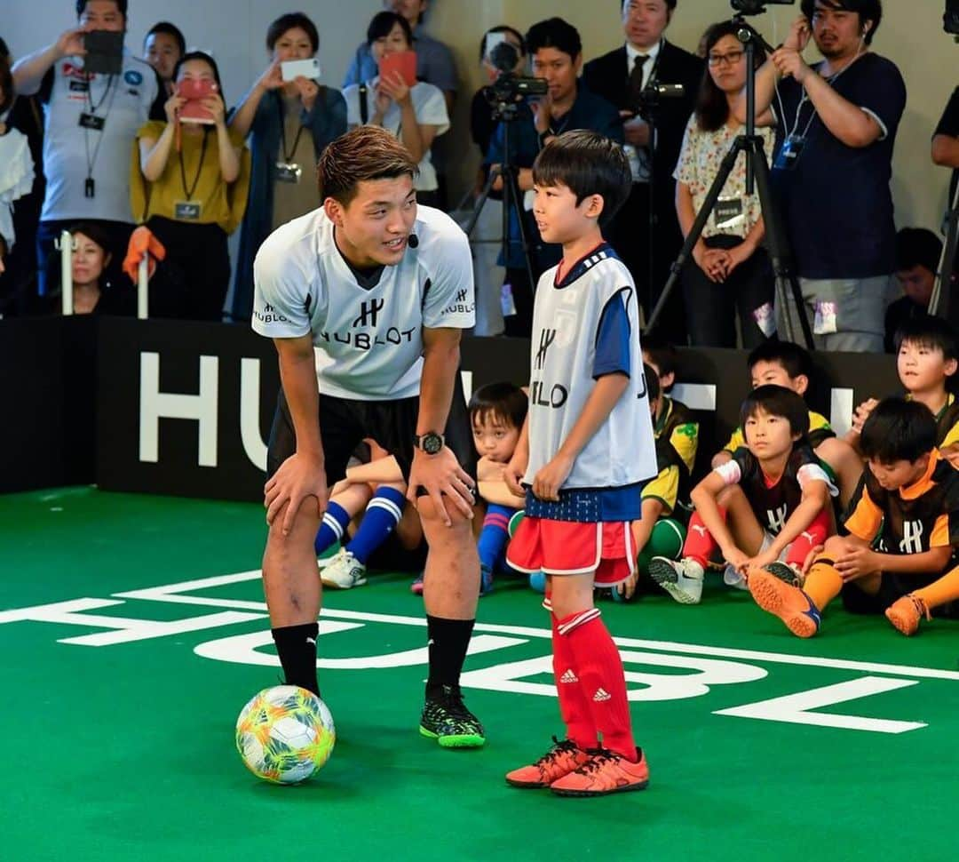 堂安律さんのインスタグラム写真 - (堂安律Instagram)「HUBLOTさんと共にチャリティーイベントを開催しました！  #HUBLOT #ウブロ #堂安律」6月25日 21時12分 - doanritsu