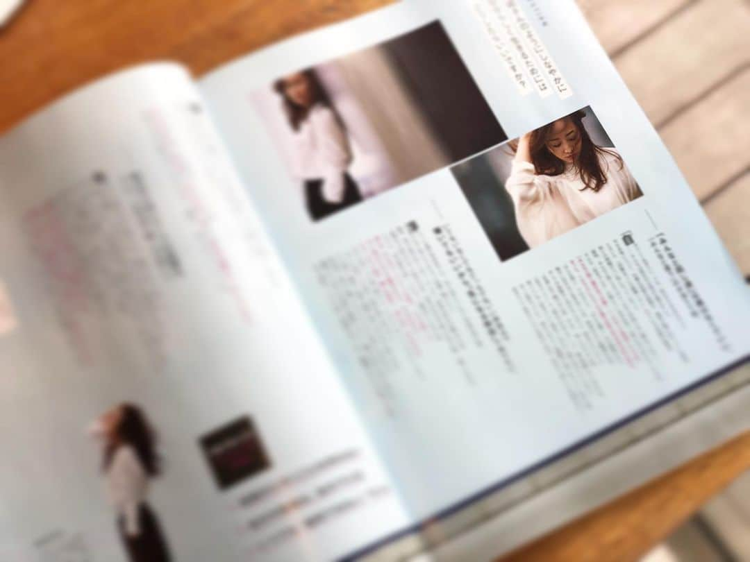 神崎恵さんのインスタグラム写真 - (神崎恵Instagram)「発売中の @jj_official_jj にて。 お話をさせていただいています。 「カッコいい女」 大切なひと、大切なことを大切にしながら、自分らしく、自分を信じて。 ときどき泣いたりつまずいたりしながらも、自力で起き上がって笑えるひと。 芯をもちながら、進化し続けることも楽しむひと。 そんなひとになりたいなと、この特集の取材を受けながら、改めて感じました。 ぜひ読んでいただけたら嬉しいです😌 #jj」6月25日 21時30分 - megumi_kanzaki