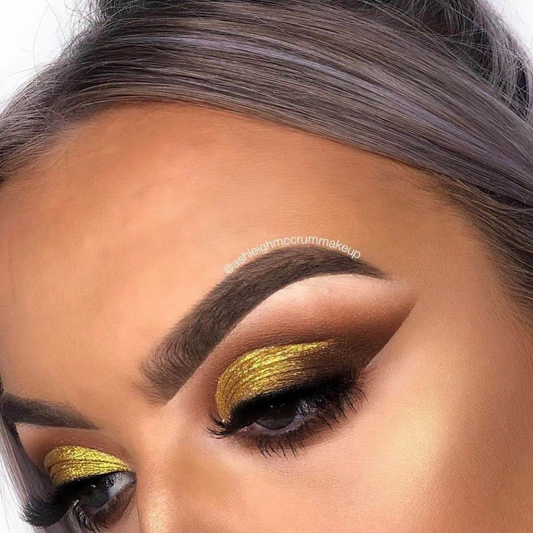 Makeup Addiction Cosmeticsさんのインスタグラム写真 - (Makeup Addiction CosmeticsInstagram)「DOUBLE TAP if you LOVE makeup! @ashleighmccrummakeup used our 24 karat glitter and her #makeupaddictionbrushes for this look! #makeupaddiction #makeupaddictioncosmetics」6月25日 21時30分 - makeupaddictioncosmetics