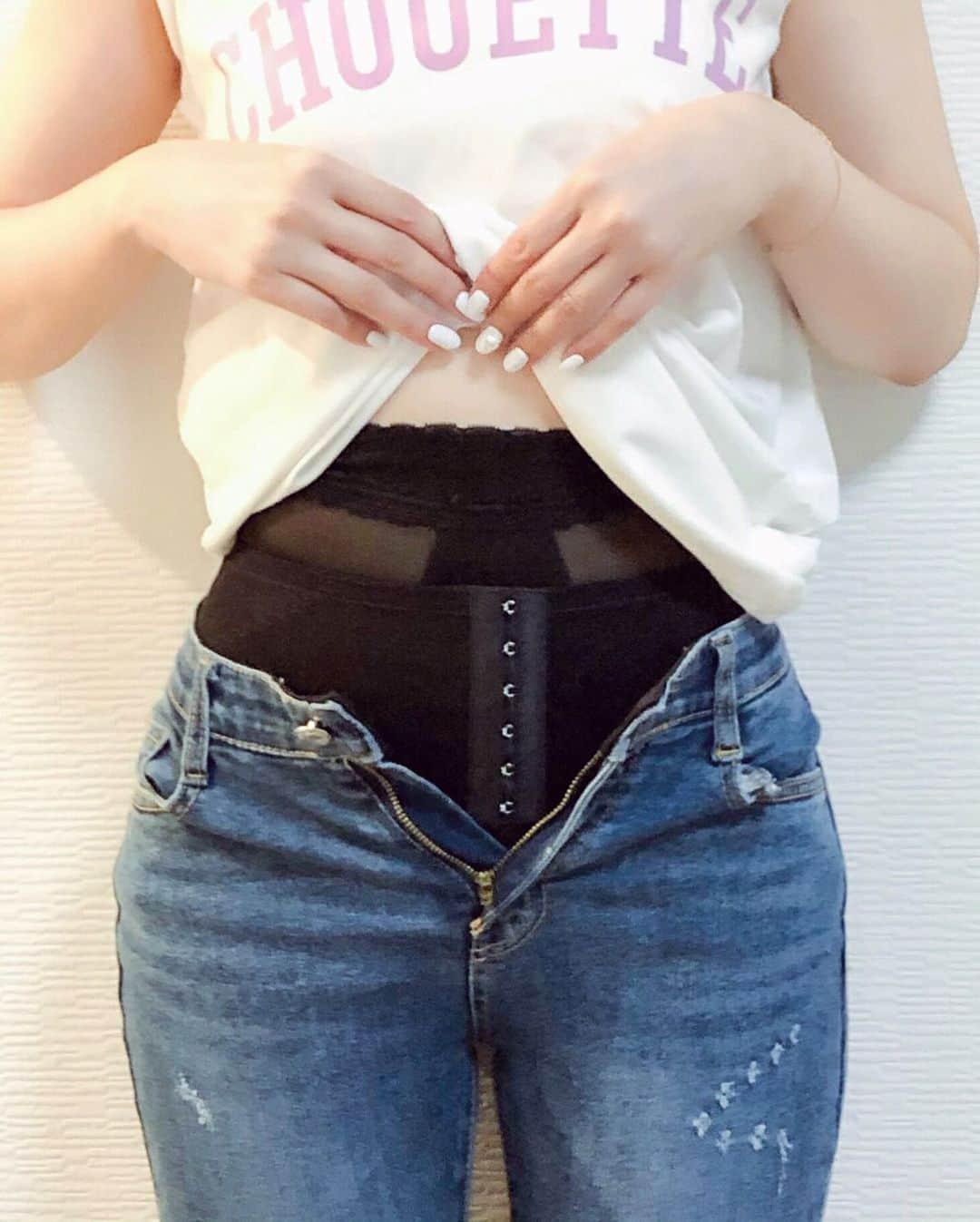 nanaさんのインスタグラム写真 - (nanaInstagram)「ㅤ 2019.6.18 Tue #nanacoordinate 𓇼 ななコ 🐼ㅤ ㅤ ㅤ white 𓇬 denim 𓂅 ㅤㅤ ㅤ @coco_eririko ｻﾝ✖️ @aimohajapan ｺﾗﾎﾞの ﾉｰｽﾘｰﾌﾞﾜﾝﾋﾟｰｽはﾎﾞﾄﾑを色々変えて ﾚｲﾔｰﾄﾞ楽しみながら着回せる𓀠𓀠 可愛いﾅ❤︎ 次はﾌﾟﾘｰﾂｽｶｰﾄにしよ𓂅  ㅤ ㅤ ｽｷﾆｰﾃﾞﾆﾑは @canmart_jp のん𓀙 ｺﾚ、ｳｴｽﾄｺﾞﾑでﾒｯﾁｬ楽ﾁﾝ!!!! やのにｼﾙｴｯﾄｷﾚｲ!!!! ㅤ ㅤ ｽｷﾆｰの中は絶対ｺﾚ❤︎ @majicalsherry_lme の #骨盤ショーツ 𓂬𓂬 引き締められるのに苦しくﾅｲ!! 太ももまであるｶﾗ、ｽｷﾆｰの時ﾒｯﾁｬ気になる 内ももが引き締められてｽｯｷﾘ𓂻 ｺﾚｶﾗの夏でも、ﾒｯｼｭ素材やから 蒸れを気にせず履ける𓂃 ﾋｯﾌﾟｱｯﾌﾟ効果も絶大ﾔﾈﾝ❤︎ ﾔﾒﾗﾚﾝ❤︎ ㅤ ㅤ ㅤ ｷｮｳはﾐﾝﾅで浴衣で鎌倉𓆸 ﾒｯﾁｬ楽しかったｶﾗまた来月も𓋜 ㅤ ㅤ ㅤ ㅤ ㅤ #aimoha #denim #elnidoflips #partegram #tshirt #outfit #fashion #ootd #骨盤矯正 #coordinate #大人カジュアル  #locari mery  #beaustagrammer  #シンプルコーデ #マジカルシェリー  #mineby3mootd #instafashion #fashionblogger #fashionista #데일리록 #코디 #옷스타그램 #멋스타그램 #穿搭 #오오티디  #패션스타그램일상」6月25日 21時36分 - nanapanda517