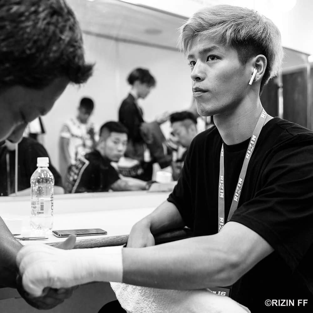 白鳥大珠さんのインスタグラム写真 - (白鳥大珠Instagram)「6.2 backstage #rizin #rizin16」6月25日 22時04分 - taijushiratori