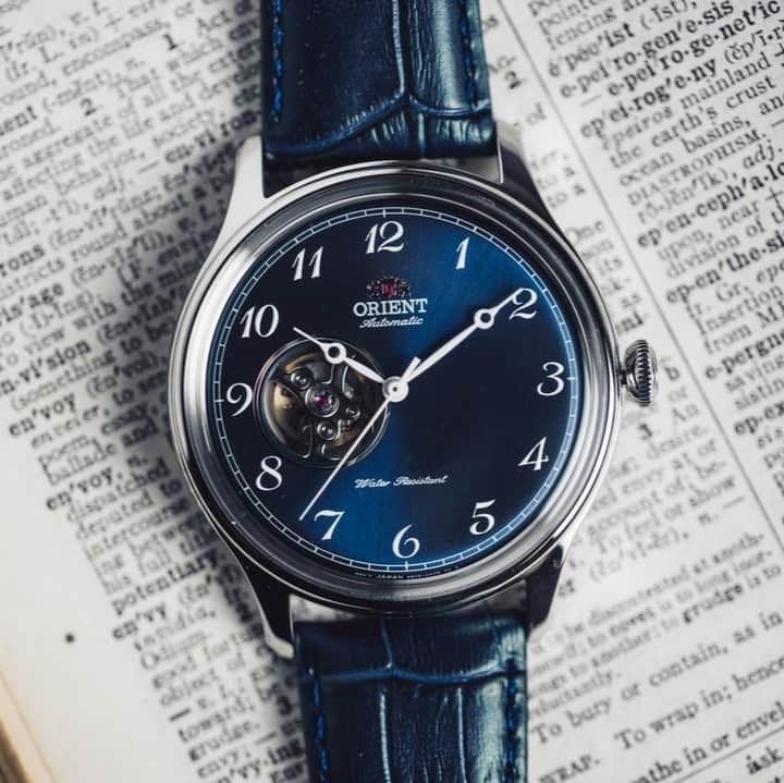 Orient Watchさんのインスタグラム写真 - (Orient WatchInstagram)「The first thing you’ll notice about the Envoy V2 is the stunning color contrast. Roman numerals were swapped for Arabic numerals, and the crisp classic numbers and hands make the dial easily legible while the train track print around the outside play up an antique-inspired look. ⠀ ⠀ .」6月25日 22時00分 - orientwatch