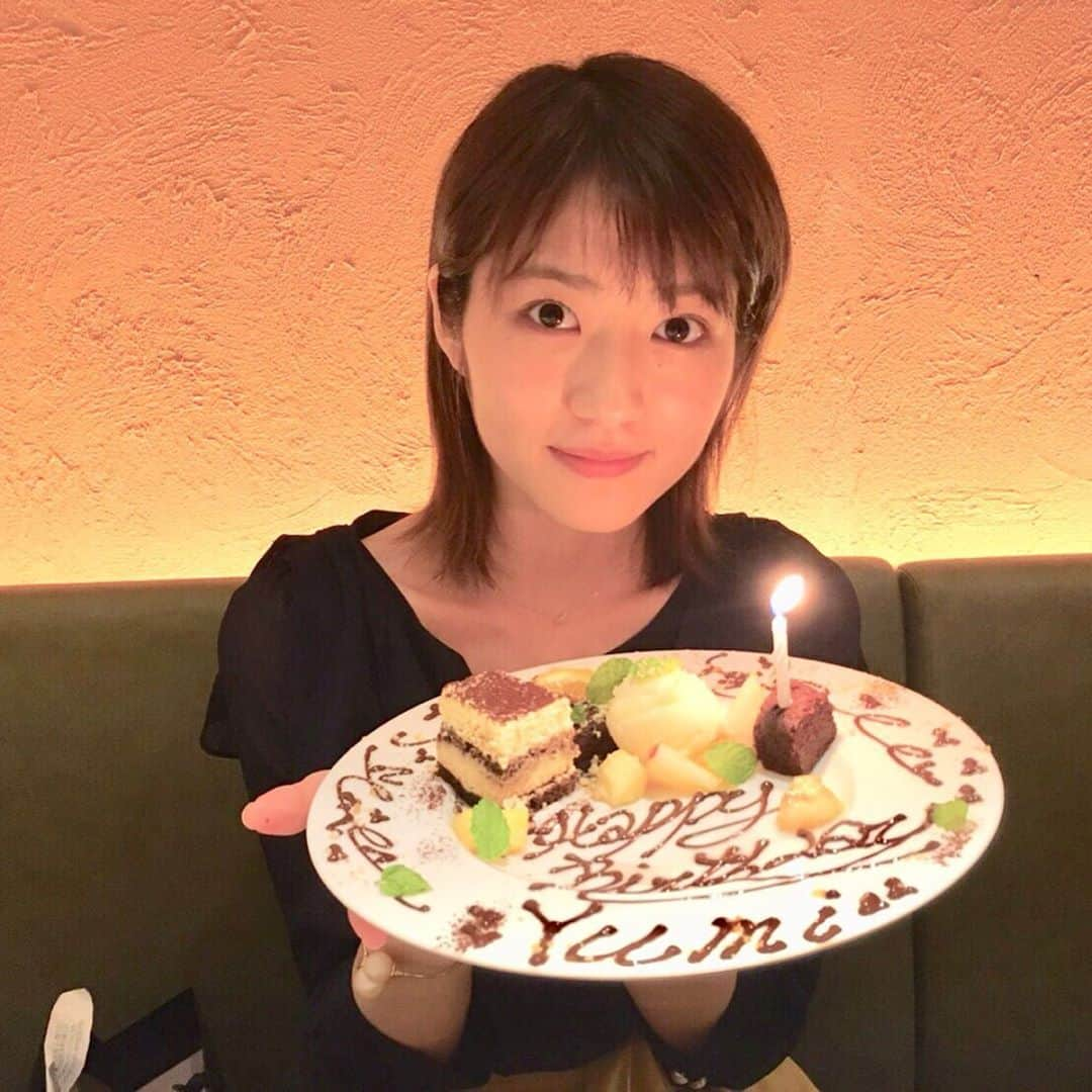 若月佑美さんのインスタグラム写真 - (若月佑美Instagram)「. 先日スタッフの皆さまに お誕生日を少し早く 祝っていただきました！！ . #若月佑美  #お誕生日  #6月27日 #happybirthday」6月25日 22時14分 - yumi_wakatsuki_official