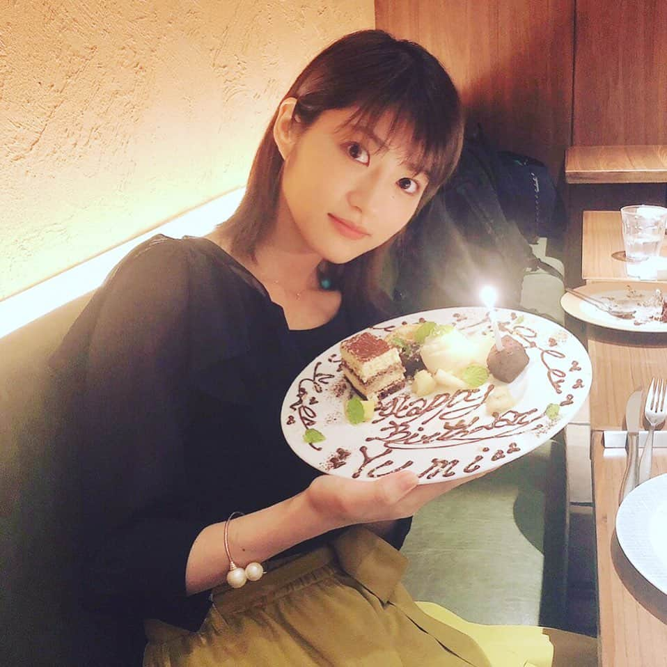 若月佑美さんのインスタグラム写真 - (若月佑美Instagram)「. 先日スタッフの皆さまに お誕生日を少し早く 祝っていただきました！！ . #若月佑美  #お誕生日  #6月27日 #happybirthday」6月25日 22時14分 - yumi_wakatsuki_official