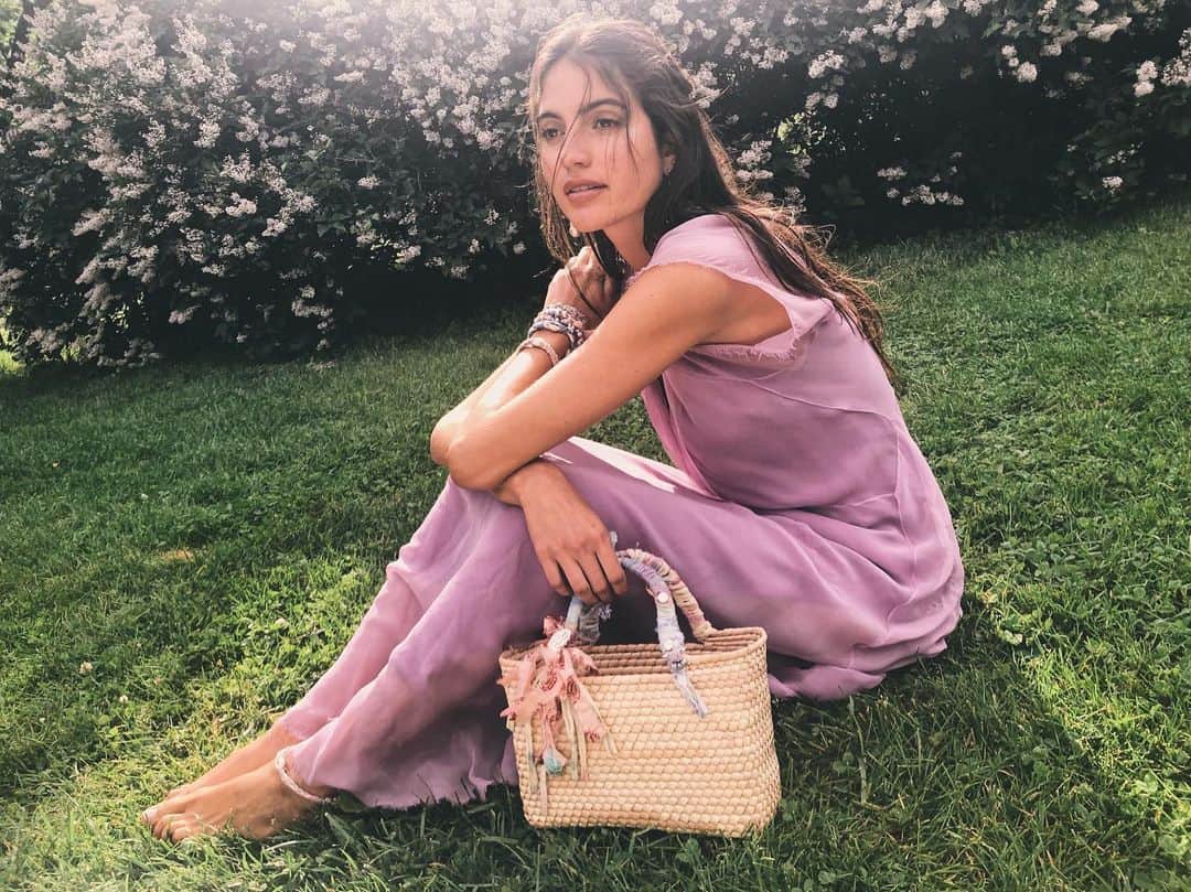 ダニジョーのインスタグラム：「Meet you in the garden 💐✨ @rafa_consentino in our Chiffon slip #comingsoon #dannijogirls」