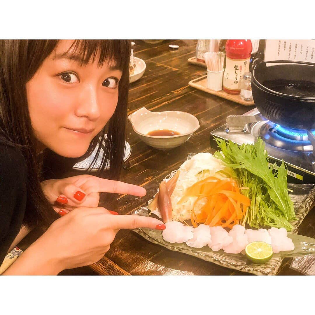 真下玲奈さんのインスタグラム写真 - (真下玲奈Instagram)「いきつけにて…🧡 ハモしゃぶ！！！！！ . . . #美味しいもの #美味しいものめぐり #ハモしゃぶ #今日も美味しい #オレンジネイル #three #髪切りました #はも #ハモ #美味しいご飯 #ご馳走さまでした #くぅー #レモンサワー #うまし」6月25日 22時18分 - r.mashitaaa.221