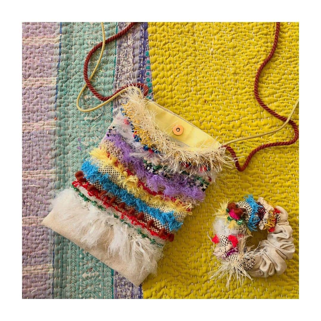 森千波さんのインスタグラム写真 - (森千波Instagram)「サコッシュのオーダーをはじめました。 お問い合わせはDMよりお願いいたします☺︎ . . . . #1000weave#newarrival#weaving#yarn#handmade#colorful#bag#knit#wool#cotton#color#織物#サコッシュ#ポシェット#ハンドメイド」6月25日 22時33分 - 1000wave