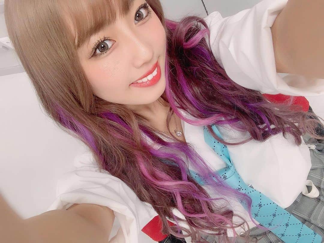 川谷花音のインスタグラム：「☆ なななななんと！！ 明日#テレ東音楽祭 に#青春高校3年c組 選抜メンバーアイドル部としてでます！ 時間は17時55分〜22時54分 チャンネルは地域によって違くて 関東広域圏→#テレビ東京  北海道→#テレビ北海道 愛知県→#テレビ愛知  大阪府→#テレビ愛知  岡山県・香川県→#テレビせとうち  福岡県→#TVQ九州放送  岐阜県→#岐阜放送  滋賀県→#滋賀放送  奈良県→#奈良テレビ  和歌山県→#テレビ和歌山  です！ ＜出演者＞ KinKi Kids / V6 / NEWS / 関ジャニ∞ / KAT-TUN / Hey! Say! JUMP / A.B.C-Z / ジャニーズWEST / King & Prince / AKB48 / 乃木坂46 / 日向坂46 / 倉木麻衣 / 倖田來未 / Do As Infinity / モーニング娘。'19 / 井上苑子 / 森高千里 / バブルガム・ブラザーズ / MAX / 吉田栄作×島袋寛子 / TRF / 東京スカパラダイスオーケストラ / AI / W（ダブルユー） / WANIMA / フェアリーズ / 鈴木愛理 / 小林幸子＆中川翔子 / #青春高校アイドル部 / 嵐 / YU-KI（TRF）×マーク・パンサー / TUBE / 欅坂46 / HARA（ex. KARA） / ラストアイドル / ザ・コインロッカーズ 総合MC：国分太一（TOKIO） MC：広末涼子 進行：鷲見玲奈（テレビ東京アナウンサー） ※一部事前収録あり #アイドル #アイドル部」