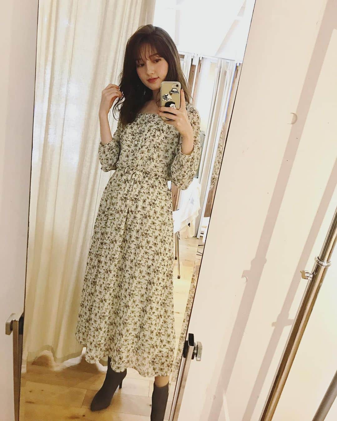 ティファニー春香さんのインスタグラム写真 - (ティファニー春香Instagram)「. ヘアカラー何色にしてますか？という質問をよく いただくのですが、ヘーゼルブラウンです☺︎💛 ( @yasuteru213 ) Thank you ! #shooting #ootd #outfit #ヘーゼルブラウン」6月25日 22時35分 - tiffanyharuka