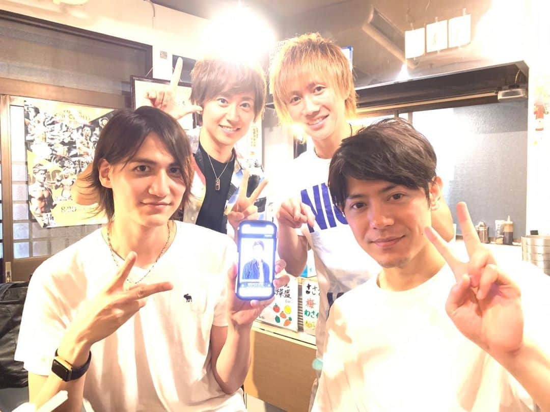 関義哉のインスタグラム：「新選組リアン 結成10周年記念日！ 久しぶりにメンバーと集まれました！  10年間 関わって下さった全てのみなさん ありがとうございます！ ・ #新選組リアン #10周年 #森公平 #國定拓弥 #榊原徹士 #山口純 #関義哉」