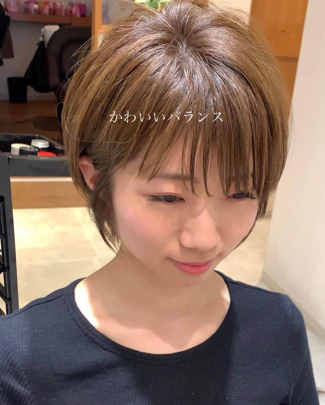 ✂︎伊輪/ショート&ボブ/銀座/渋谷/亀戸/美容師✂︎さんのインスタグラム写真 - (✂︎伊輪/ショート&ボブ/銀座/渋谷/亀戸/美容師✂︎Instagram)「✨✨✨2019年  夏  伊輪 ショートはさらに進化します✂︎✂︎✂︎✨✨✨ミニーカラー ×  ミニーショートレイヤー× ✂︎✂︎✂︎✨✨✨ . ◆ 🌟 🌟2019年3月🌟2回目の個人月間指名総売上 1300万円を達成できました✨✨✨✨お客様には心より感謝申し上げます。 . そして、🌟2019年 ⚡️自分に自信がない方⚡️をTEAM伊輪でモテる（自信ももてる）女子にします😊😊😊自分なんてかわいくない。自分はブス。自分に自信がない。自分の年齢的にあきらめちゃう、自分が好きじゃない、ちょっとかわいいけどもっとかわいくなりたい方、などなど、と遠慮してしまーーーーう女性のみなさん！！そんな女性の魅力を引き出し、必ずキレイにかわいくいたします！！髪型から始まる2019年にしましょう！！！髪型変わると人生変わりますよ✨✨✨ぜひ、僕の自慢のTEAM伊輪におまかせください！！！ . そして ★AFLOATは敷居は高いと思われがちですが★そんな事はありません！！ かわいく、キレイになりたい方ならほんとーーーーーーに誰でもオーケーです！年齢も関係ないですし、自分に自信のない方ならなおさら、ウェルカムです🌟 ◆僕にしかできないカット技術✂︎✂︎✂︎◆で必ず、キレイにかわいくいたしますよ！！！😆😆😆 . ◆僕にしかできないカット技術✂︎✂︎✂︎◆ . 🌟ミニーショート♡✂︎は似合わせカット&カラーです🌟 . 年齢も関係ないです！！！ 10代〜50代、60代、70代でももちろんOKです*\(^o^)/*僕のお客様は年齢層はほんとーーーーーに幅広いので遠慮なくオーダーしください！！ . 長さのバランス、顔の大きさに、骨格、輪郭、クセ、などのその人にに合わせた、ヘアスタイルをお届けします！ . 楽しみにしていてくださいね！！ . ◆ご予約について◆ . DMが1番予約とれます🙋⭐️⭐️⭐️ 遠慮なく、直接のメッセージください⭐️⭐️⭐️ 突然でも、深夜でも、夜中でもいつでも遠慮なく連絡くださーーーい！！ .  銀座店.渋谷店はネット予約枠が少ないためお電話ですと予約取れます⭐️ .  銀座店 03-5524-0701 渋谷店 03-6455-1640 亀戸店 03-5875-5992 . 『僕にしかできない似合せますカット』技術で必ずかわいくしますのでぜひ、担当させてくださいね。 . ★僕らにしかできない★TEAM伊輪のアシスタント5名 ✨✨✨✨✨✨✨✨✨✨✨ ◆ TEAM伊輪 の女性カラーリスト◆2名 ★藤崎 @yuzu.natu ★小野寺 @ono_afloat.jp  カラーの知識と経験をもったスペシャリスト揃い！カウンセリングさせていただき、 女性目線でのデザインとお客様のニーズを融合して、カラーを提案させていただきます . ☑︎赤味や黄味を消したい ☑︎パサついて見えない艶カラーがしたい ☑︎暗くてもキレイなカラーがしたい ☑︎職場でも大丈夫なカラー ☑︎白髪染めでもキレイにカラーしたい ☑︎ハイライトなどもしてみたい ☑︎人とは違うオシャレカラーがしたい . などなど、1度ご相談ください♪🌟 . ◆TEAM伊輪のストレート担当◆ ★新野さん @niinyo_san  お客様のストレートやパーマのカウンセリングさせていただき、提案、相談を担当しています。1日に4.5人のお客様のストレートをしている経験値と豊富な知識、ダメージを理解したマニアックなお薬選定をし、そのお客様にあったパーマを行います！！ . ★ ★長田君 @takaragram_  が6月1日にデビューします！！ . ★元リーダーのもっさん （谷元君）@mossan_style は4月にスタイリストデビューしました✨✨✨ぜひ指名してあげてください！！ . 僕の自慢のTEAM伊輪にぜひ会いに来てください。 TEAM全員で必ずお客様を幸せにいたします😆😆😆 . ◆ネットでご予約が✖︎の場合◆でもお電話だとご予約可能です！！お気軽にお電話ください。 女性レセプションさんが対応させていただきます。 . 銀座店 03-5524-0701 渋谷店 03-6455-1640 亀戸店 03-5875-5992 . ◆料金・出勤スケジュール◆に関しては プロフィールのウブサイトクイック⭐️」6月25日 22時56分 - iwa_short