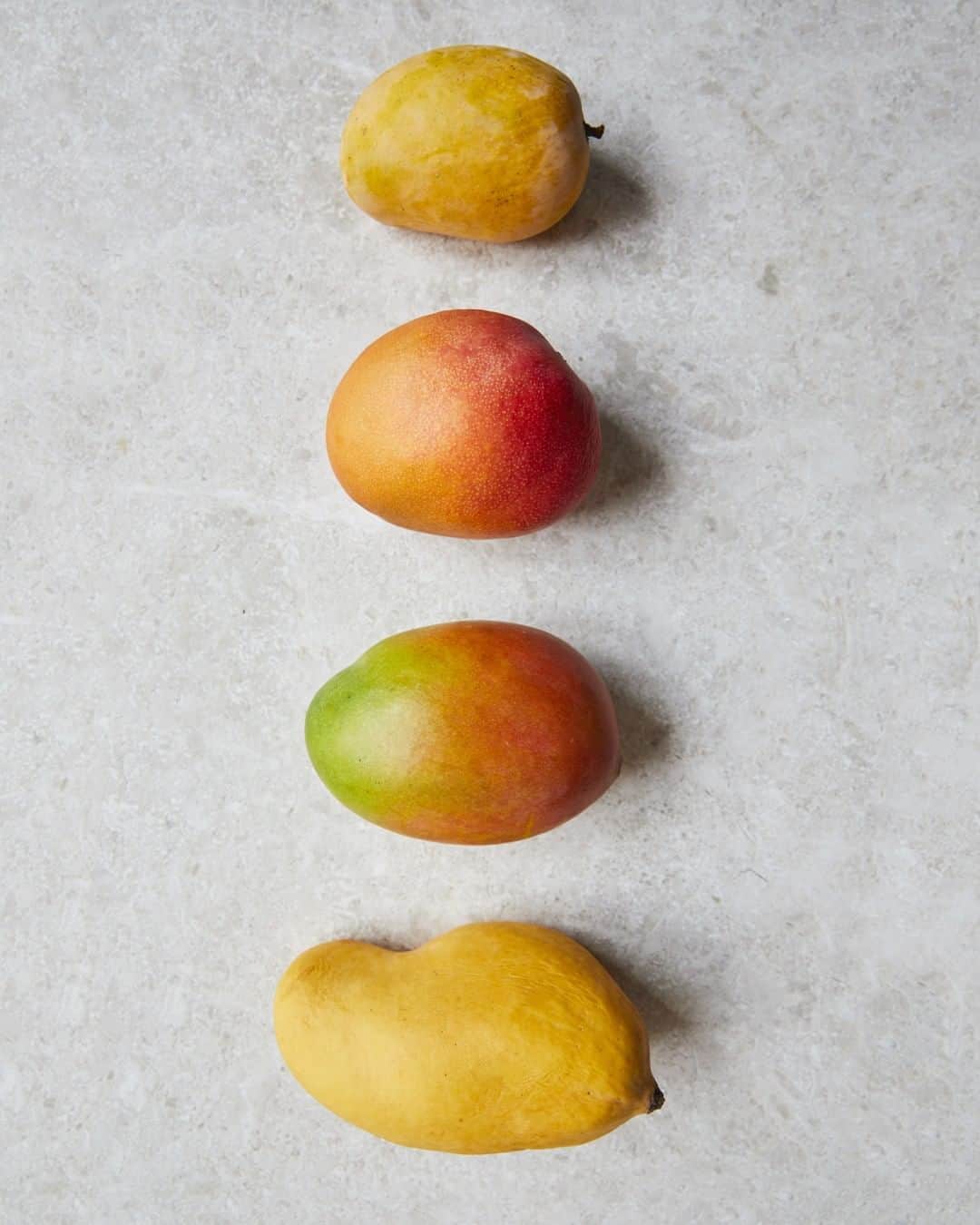 ジェイミー・オリヴァーさんのインスタグラム写真 - (ジェイミー・オリヴァーInstagram)「Mango drop! How do you cook, prep or eat yours?」6月25日 23時16分 - jamieoliver