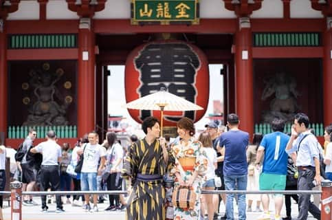 Decollte Wedding Photographyさんのインスタグラム写真 - (Decollte Wedding PhotographyInstagram)「Photo shoot in Yukata👘﻿﻿ [ 浅草 雷門 Asakusa Kaminarimon ]﻿﻿ ﻿﻿ Photo by @yoshikimaruo_photography ﻿ Hair & Make up ﻿ @kiyomioe_hairmake ﻿ @marina.hm_aquaasakusa ﻿ ﻿ #japan #summer #overseasprewedding #Weddingphoto #preweddingphoto #weddingphotography #japaneseprewedding #romantic #bride #Tokyo #Asakusa #Yukata #happiness #love #日本 #東京 #浅草 #夏天 #婚紗攝影 #海外婚紗 #新娘 #花嫁 #婚紗 #唯美 #婚展優惠 #신부 #웨딩 #웨딩사진」6月25日 23時25分 - d_weddingphoto_jp