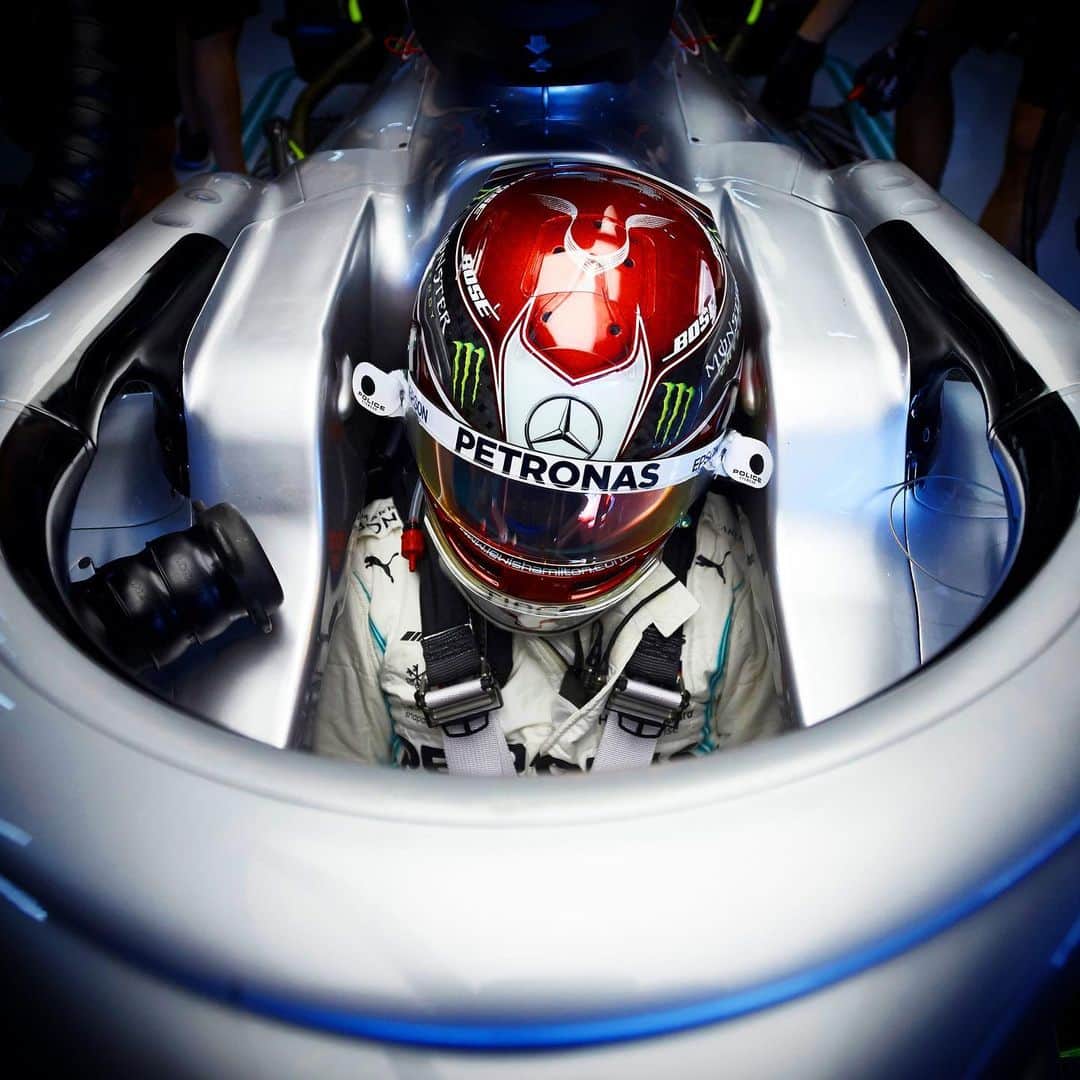 MERCEDES AMG PETRONASさんのインスタグラム写真 - (MERCEDES AMG PETRONASInstagram)「New week. New focus 👊 Gearing up for the #AustrianGP! • #MercedesAMGF1 #MercedesAMG #F1 #LH44 #PETRONASmotorsport」6月25日 23時36分 - mercedesamgf1
