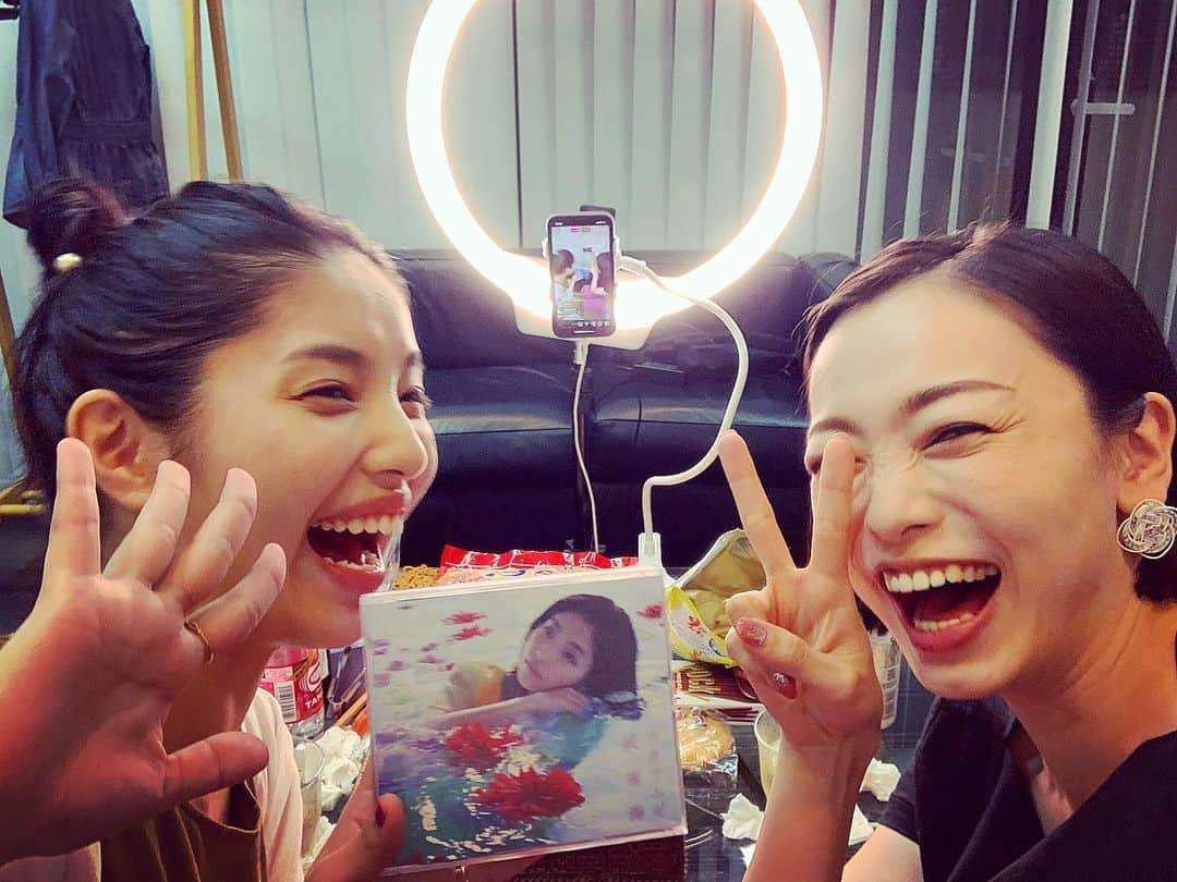 西田あいさんのインスタグラム写真 - (西田あいInstagram)「インスタライブ、あいがともさげもしたぁーーーー！！！ 南海ちゃん、ホントありがとー★ ほろ酔いですが、楽しかったよー♪ またいつか、やるね☺︎ ・ #城南海 ちゃん #お付き合いくださったみなさん #あいがともさげもしたぁ」6月25日 23時38分 - nishidaai