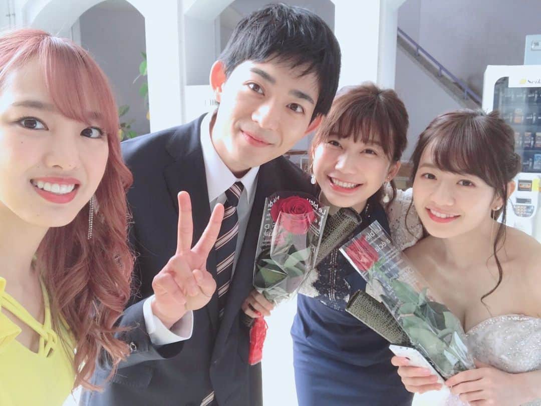 飯窪春菜のインスタグラム：「TBS「都立水商~令和~」が 今夜ついに最終回です😢🥂 ワタッチ最後の授業、生徒たちが何を感じ何を想うのか…  皆さんの心をもきっと、揺さぶる何かがあると思います。 ぜひご覧ください😌  深夜1時45分から放送です☺️🌸 たーーーくさんのオフショット、お届けします💓  #tbs  #都立水商  #令和  #最終回  #温井寧々  #はるなの毎日  #飯窪ってる」