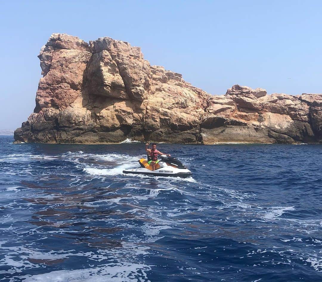 のインスタグラム：「Vacaciones🤙🏻🇪🇸#ibiza」