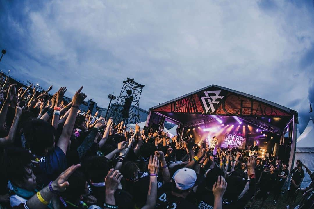 UTAさんのインスタグラム写真 - (UTAInstagram)「DEAD POP FESTIVAL 2019  余韻がヤバイ 📸 by @nekoze_photo  #noisemaker #deadpopfestival  #余韻がヤバイ」6月25日 23時51分 - uta_boby_noisemaker