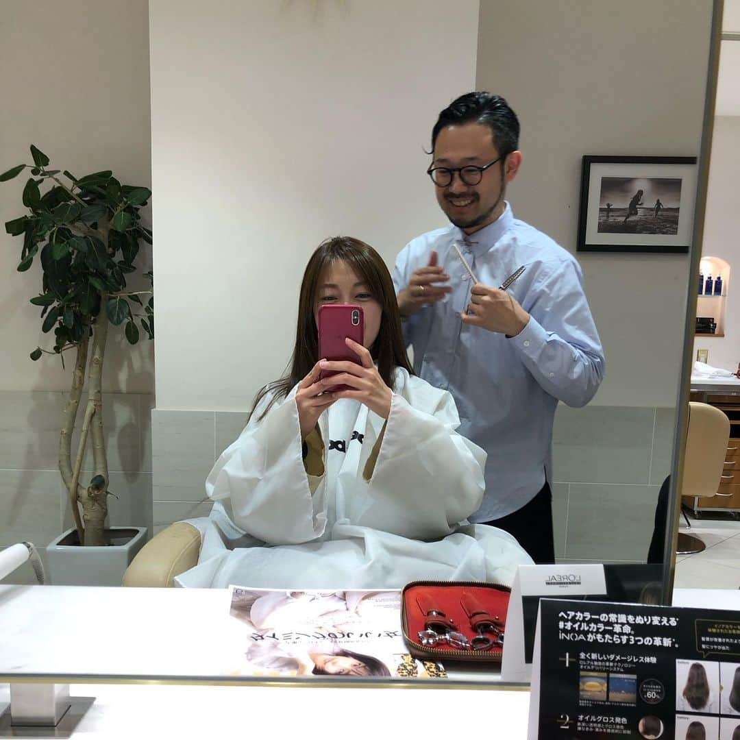 山下莉奈さんのインスタグラム写真 - (山下莉奈Instagram)「美容室行きました🙋‍♀️ ライティングを気にする山崎さん🤣面白すぎた✨ ローライト入れて貰いました💕 分かるかな〜前髪にも入ってる😋 アルミホイルの重なりが綺麗でいつも魅入る✨笑  #ピークアブー #銀座」6月26日 0時04分 - rinayamashita