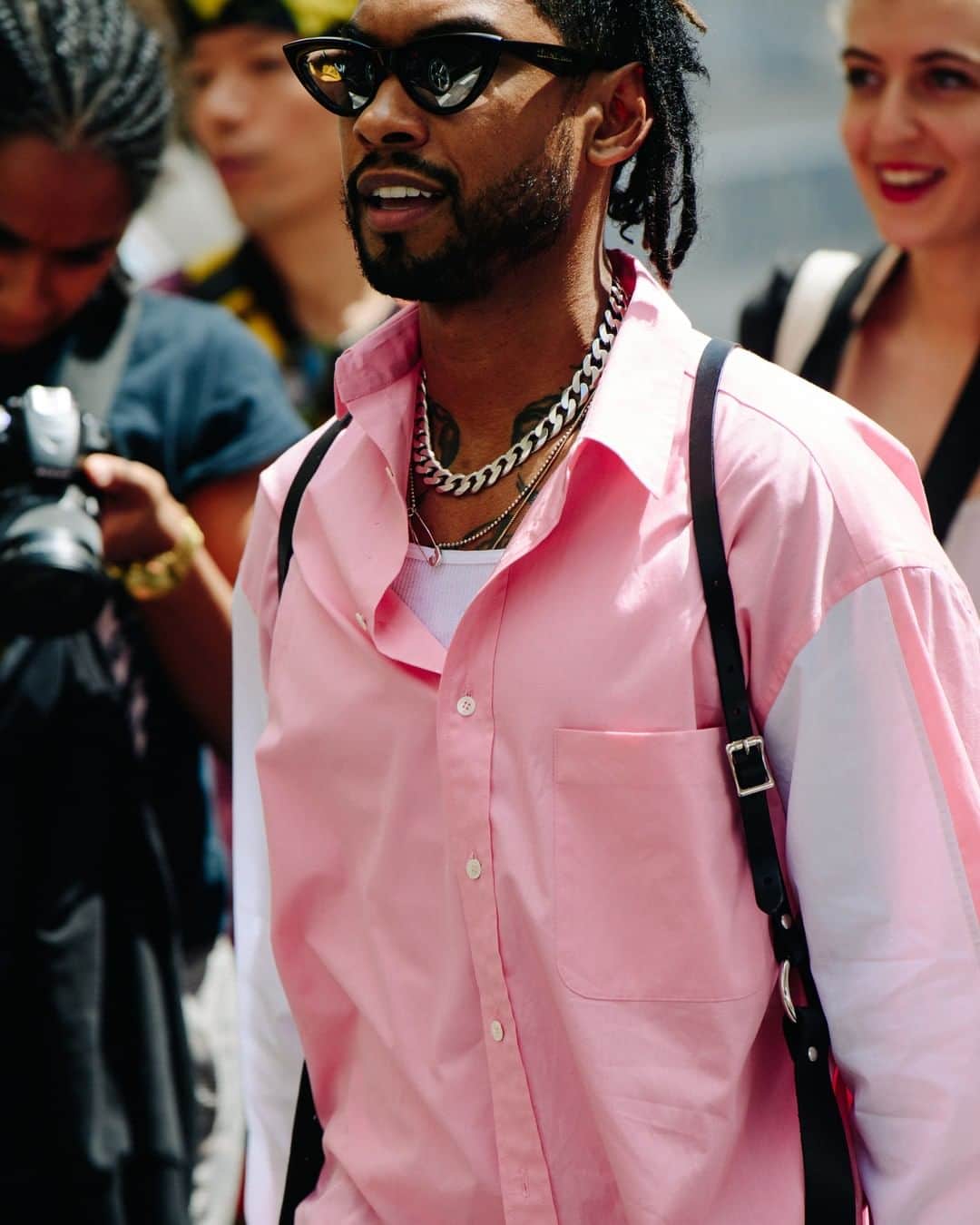JWアンダーソンさんのインスタグラム写真 - (JWアンダーソンInstagram)「Captured in the streets of Paris, June 2019, @Miguel wearing JW Anderson Photography by @AKS」6月26日 0時16分 - jw_anderson