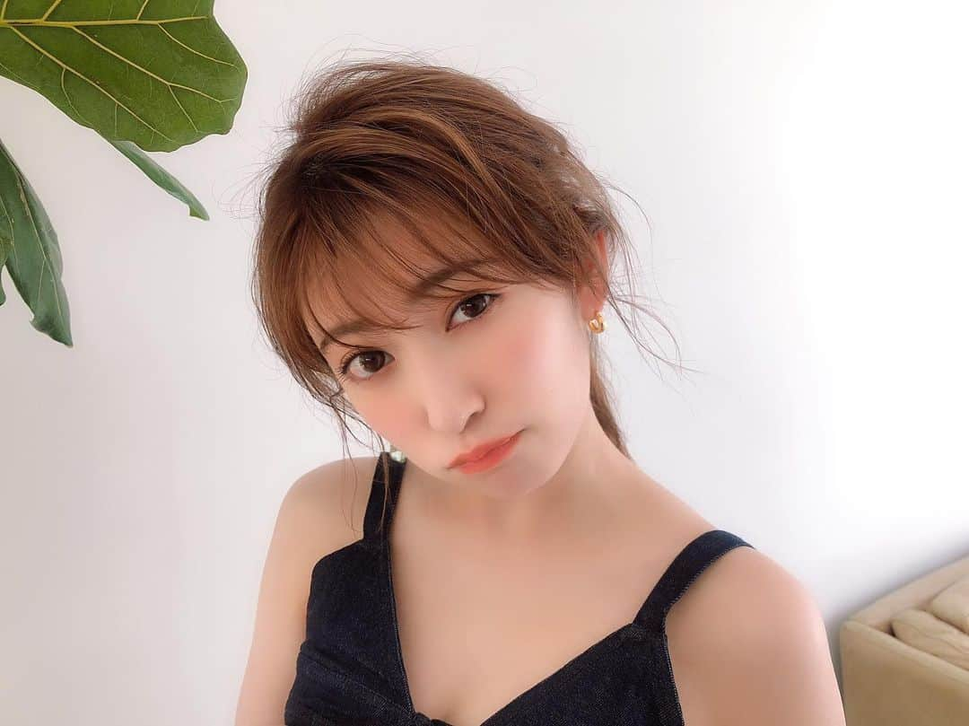 吉田朱里さんのインスタグラム写真 - (吉田朱里Instagram)「2、3年前はオレンジリップなんて選ばなかったのに好みって変わるよね🧡🧡🧡 . 大人になってきたって 最近実感する✨ . でもどんだけ年齢重ねても その時の自分にしかできない オシャレを楽しみたいな🧡」6月26日 0時09分 - _yoshida_akari