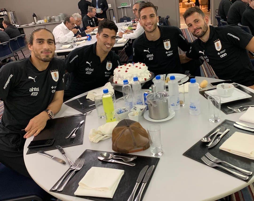 のインスタグラム：「Gracias a todos por los mensajes y por tanto cariño! 2⃣2⃣🎂 Grazie a tutti per gli auguri e per l’affetto che mi avete dimostrato! 2⃣2⃣🎂」