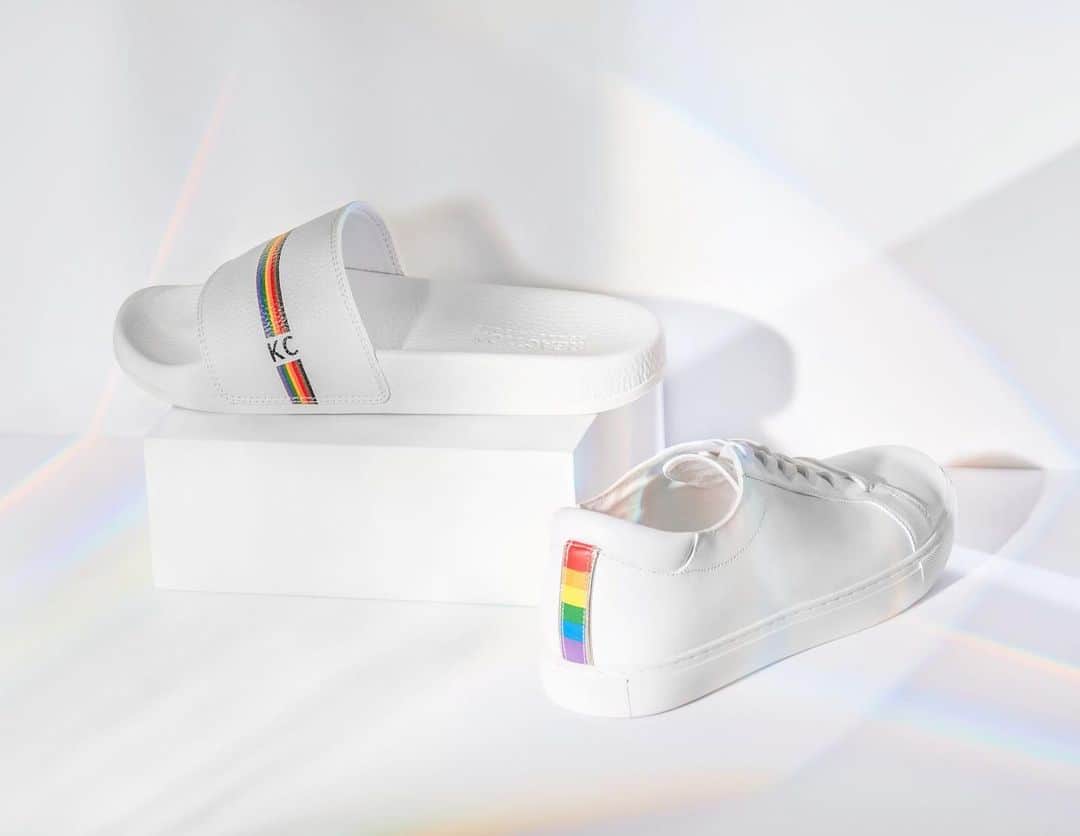のインスタグラム：「It's not too late to step out with #Pride in our Pride Kam sneakers or Slide 4 Pride slides. The limited-edition #Pride collection was created in partnership with UN Foundation @free.equal to support fair treatment and equal rights for the LGBTQ+ community. Shop the whole collection online or at the Kenneth Cole NYC Flagship store at Bond + Bowery. #TiedWithPride」