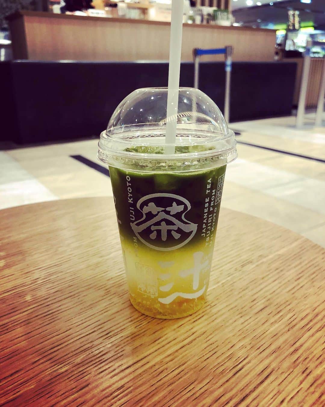倉田雅世さんのインスタグラム写真 - (倉田雅世Instagram)「#辻利 の #抹茶ゆずソーダ  美味しかったなあ。 都内でも飲めるといいのにな。」6月26日 10時27分 - kuralamune