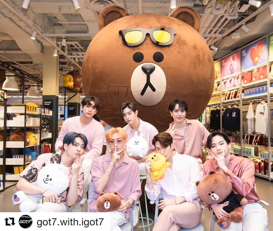 LINE FRIENDSさんのインスタグラム写真 - (LINE FRIENDSInstagram)「#Repost @got7.with.igot7 with @get_repost ・・・ GOT7 2019 WORLD TOUR 'KEEP SPINNING' IN NEW YORK  GOT7 @ Line Friends New York Times Square Store Thank you for inviting us!  #GOT7  #갓세븐  #GOT7WORLDTOUR  #GOT7_KEEPSPINNING  @vliveofficial  @linefriends @linefriends_us  @timessquarenyc」6月26日 10時22分 - linefriends