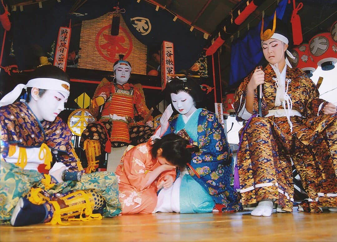 TOBU RAILWAY（東武鉄道）さんのインスタグラム写真 - (TOBU RAILWAY（東武鉄道）Instagram)「. 🚩Aizu Tajima Gion Matsuri 🚩会津田島祇園祭 🚩아이즈타지마 기온 축제 . [Let's go to the Aizu Tajima Gion Matsuri] . The Aizu Tajima Gion Matsuri is a traditional Japanese festival dating back to the Bunji era of the Kamakura period (circa1185). According to the Gion faith of the current lord, Naganuma Munemasa, the Gion Matsuri was established recognizing the Gion deities (Gozu Tenno, Susano Onomikoto) as the guardians of the castle. From ancient times, it has been celebrated together with the festival celebrating the local deity of the Tadeuga Shrine of Tajima guardian. Please enjoy it. It is convenient to go to Minami Aizu by Limited Express Revaty bound for Aizu Tajima from Asakusa (Time required: about 3 hours). Date: July 22, 2019 - July 24 Access： https://www.tobujapantrip.com/en/nikko_kinugawa/access/#utm_source=facebook&utm_medium=0626&utm_content=aizugion Related article： https://rediscoverfukushima.com/2017/07/26/going-to-see-aizu-tajima-gion-festival/ . . 【아이즈타지마 기온 축제를 보러 가자】 . 전통적인 일본 축제, 아이즈타지마 기온 축제는 가마쿠라 시대의 분지 원년(1185년 경)에 영주 나가누마 무네마사의 기온 신앙에 따라 이 지역에 기온의 신(고즈텐노 스사노오 미코토)을 수호신으로 모시고 기온 축제를 제정하여, 옛부터 타지마 수호를 위한 다데우가 신사의 축제와 함께 이루어진 것이 기원이 되었습니다. 꼭 즐기시기 바랍니다. 미나미아이즈에 가실 때는 아사쿠사에서 특급 리버티 아이즈타지마 행이 편리합니다.(소요시간: 약 3시간) 개최기간:  2019년 7월 22일～7월 24일 Access: https://www.tobujapantrip.com/kr/nikko_kinugawa/access/#utm_source=facebook&utm_medium=0626&utm_content=aizugion 관련 기사: https://rediscoverfukushima.com/2017/07/26/going-to-see-aizu-tajima-gion-festival/ . . . #tobujapantrip #japan #aizu #aizutajima #gionfestival #japanse_festival #discovertokyo #japan_of_insta  #cooljapan #photo_travelers #jp_gallery #japan_daytime_view #japantrip #worldcaptures #travelingram #bestjapanpics #lovejapan #japan_of_insta #art_of_japan_ #beautifuljapan #아이즈타지마#풍경스타그램#여행스타그램#일본여행#여행스냅#여행#동북 # 일본」6月26日 10時26分 - tobu_japan_trip