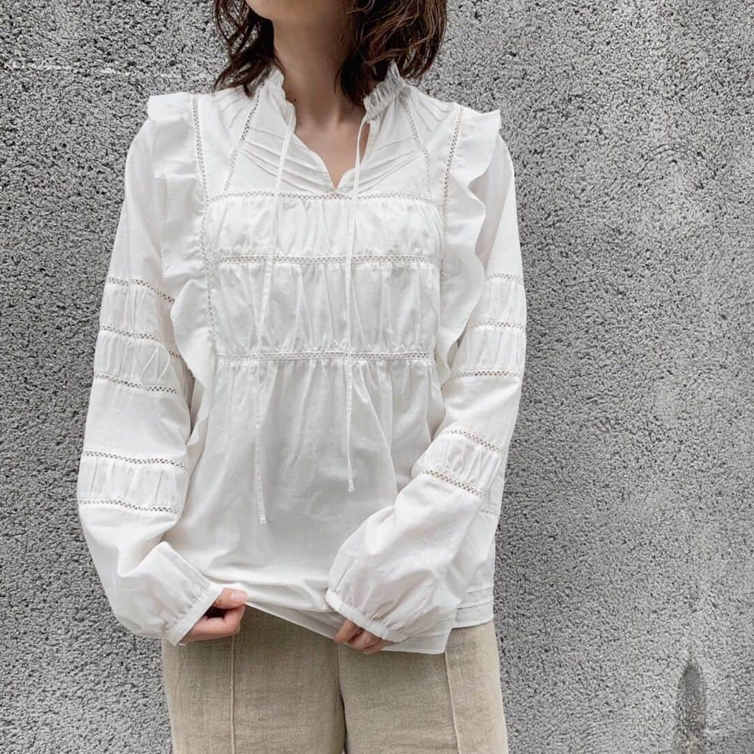 CASA FLINEさんのインスタグラム写真 - (CASA FLINEInstagram)「﻿﻿ ﻿﻿﻿ blouse ¥28,000 +tax﻿﻿﻿ ﻿ staff 154cm﻿ ﻿﻿﻿ ﻿﻿﻿ ﻿﻿﻿ ﻿﻿﻿ #casafline #sustainable #craftmanship #ethical  #sustainablefashion  #upcycle #reuse#sustainablemodefashion  #handmade﻿﻿﻿ #organic #casaflineforearth #フリルブラウス」6月26日 10時31分 - casa_fline