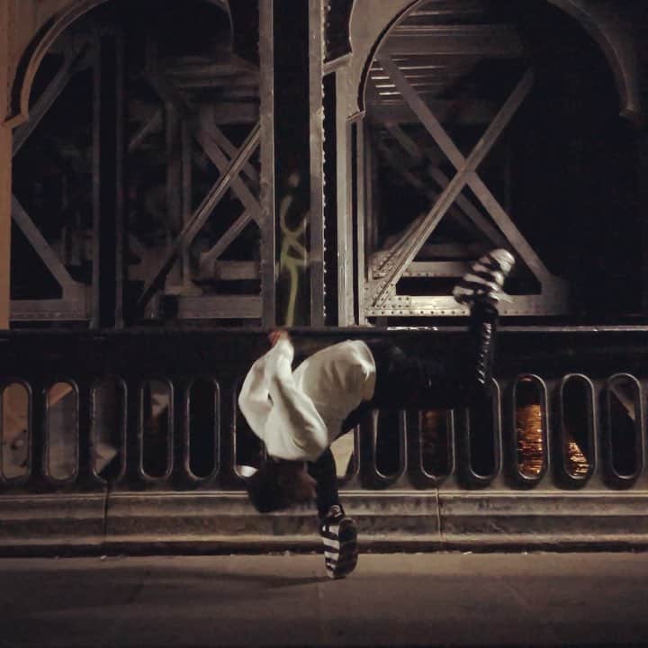 Lil Buckのインスタグラム：「TURN SOUND ON‼️ The Kiss of Death™️ 😄 if you listen with sound on you can hear when I kiss my ankle. my goal is to come out of the KOD to my layout with my back leg swinging through to the front & up high finishing with A reverse toe spin to smooth glide. Do you think it’s possible? 🤔 I’ll post updates on the progress.」