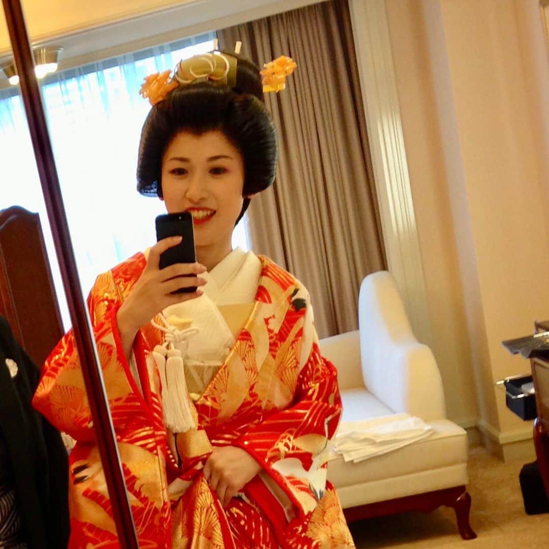岡田育さんのインスタグラム写真 - (岡田育Instagram)「Ok @kimkardashian , so this is what Kimono looks like at our traditional wedding. I’m happy to see many non-Japanese people in the world enjoying Kimono culture. They really inspired me. However, we all must say NO, #KimOhNo , to use this word trademarked for shapewear. . . 👘 👘 👘 #kimono #thisiskimono #photoof2013 #japaneseculture #culturalappropriation #nomeansno #japan #日本 #traditionalwedding #ikuokada #岡田育 . . 突然の過去写真ですが、キムカーダシアンの補整下着ブランド「kimono」が物議を醸しているのでTwitterに連投してました。最初は傍観してたけど商標登録について知れば知るほど危機感を抱くわな。 https://twitter.com/okadaic/status/1143631214022144000?s=21」6月26日 10時47分 - okadaic