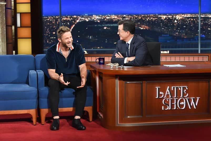 ジュリアン・エデルマンさんのインスタグラム写真 - (ジュリアン・エデルマンInstagram)「Great time on @colbertlateshow tonight... tbh didn’t love how much he was eyeing the rings tho 💍👀」6月26日 10時58分 - edelman11