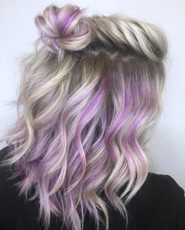 CosmoProf Beautyさんのインスタグラム写真 - (CosmoProf BeautyInstagram)「Our Top Knot #hairoftheday goes to @lmariehairr for pairing her #topknot with a mini-braid hawk and lavender curls colored with a custom mix of @joicointensity Pinks & Purples and applied with @framar brushes 💕 styled using @hottoolspro, @oliviagardenint brushes, and @sexyhair --- 👇 Rules Below!👇 1️⃣Tag your photo #TopKnotHOTD #cosmoprofbeauty #licensedtocreate 2️⃣Post a photo of your hairstyle against an uncluttered background 3️⃣Mention any products used to color or style the hair --- #repost #lmairehairr #topknotstyle #braidedtopknot」6月26日 11時00分 - cosmoprofbeauty