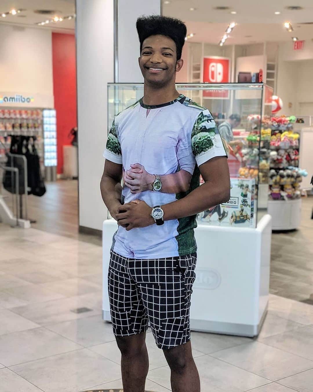 E! Onlineさんのインスタグラム写真 - (E! OnlineInstagram)「BREAKING: The body of 29-year-old Youtube star Etika was pulled from the East River and pronounced dead at the scene, after having gone missing since Wednesday. Link in bio for all of the tragic details. 💔 (📷: Instagram)」6月26日 2時26分 - enews