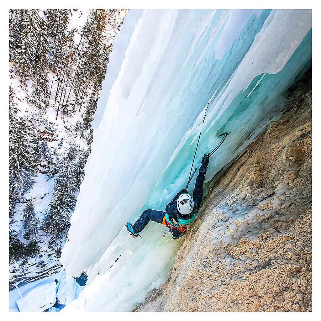 マチルド・ベセーラさんのインスタグラム写真 - (マチルド・ベセーラInstagram)「Comme une forte envie de glace durant cette vague de chaleur 🥵. A chaque saison son activité, ce qui nous fait les apprécier d’autant plus! Et vous, vous faites quoi en été ☀️? • Craving some ice time during this heavy heat wave 🥵. Each season offers its specific activities which makes them even more enjoyable when the right time comes again 🙌🏻 And you, what is your favourite thing to do in summer☀️? • 📸 @verticalflow • @thenorthfaceuk | @arkose.climbing | @scarpafrance | @snap.climbing | @hondafrance | @wildcountry_official | @mytendon | @cpa_performance • #neverstopexploring #iceclimbing #alpineclimbing #mountaineering #likeamountaingirl #instamountain #mountainlife #mountainaddict #alpes #naturelovers #mountains #mountainlovers #adventuregirl #adventuresports #climbing #climbinggirl #iloveclimbing #climbing_pictures_of_instagram #exploreyourlimits #followyourdreams  #outdoors #snow #winter #wanderwomeninc #alpinebabes」6月26日 2時31分 - mathildebecerra