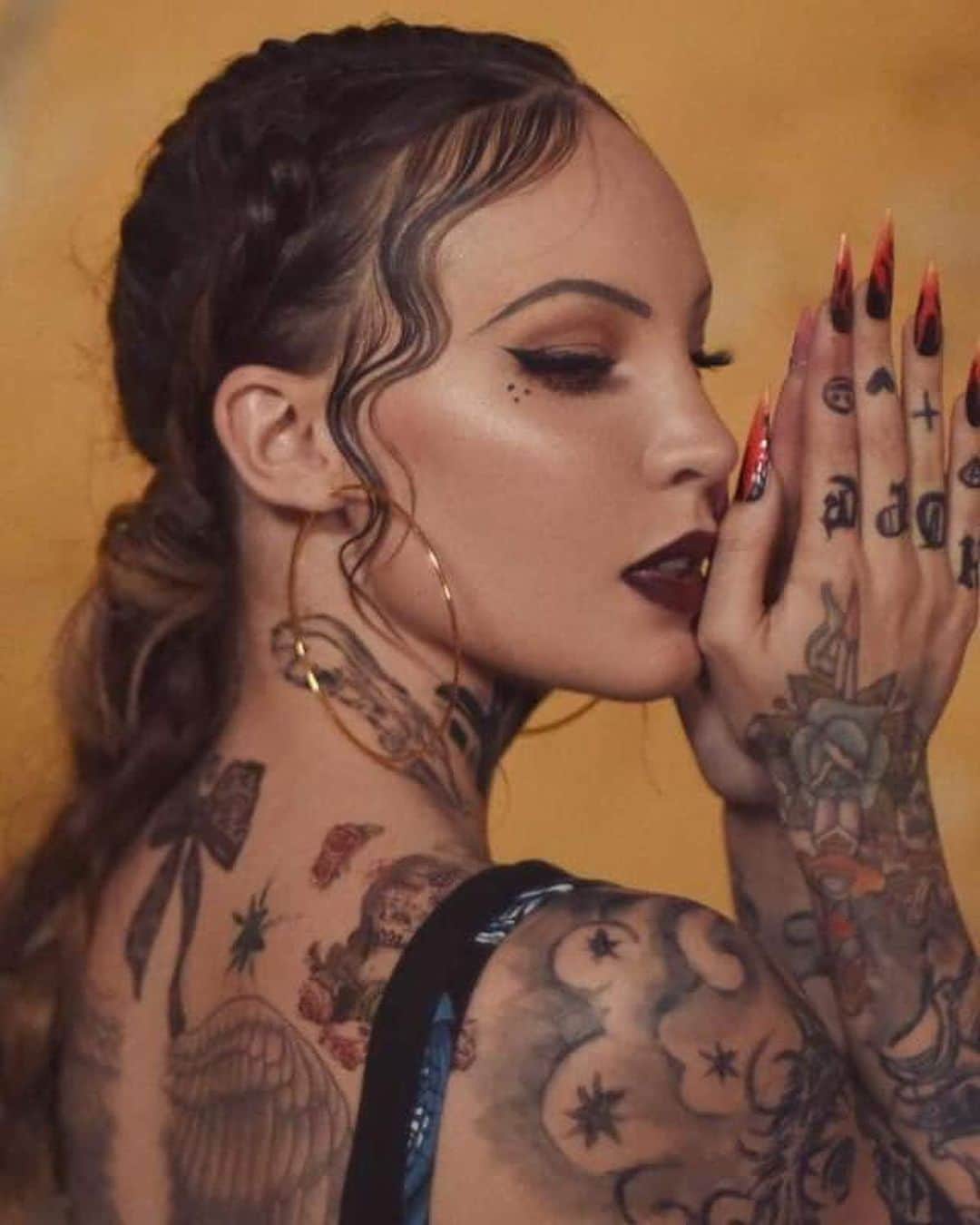 ベリンダのインスタグラム：「Estoy pensando seriamente en tatuarme todo el cuerpo... esto es real!!! Que opinan? #amoraprimeravista」