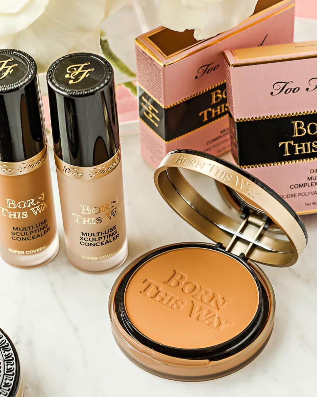 Too Facedさんのインスタグラム写真 - (Too FacedInstagram)「Perfect your complexion with our NEW do-it-all 12-hour Born This Way Powder Foundation! 🤩 Use it to set, add additional coverage, and touch up your makeup throughout the day. 💕 Tap to shop our #tfbornthisway collection! #toofaced」6月26日 3時02分 - toofaced