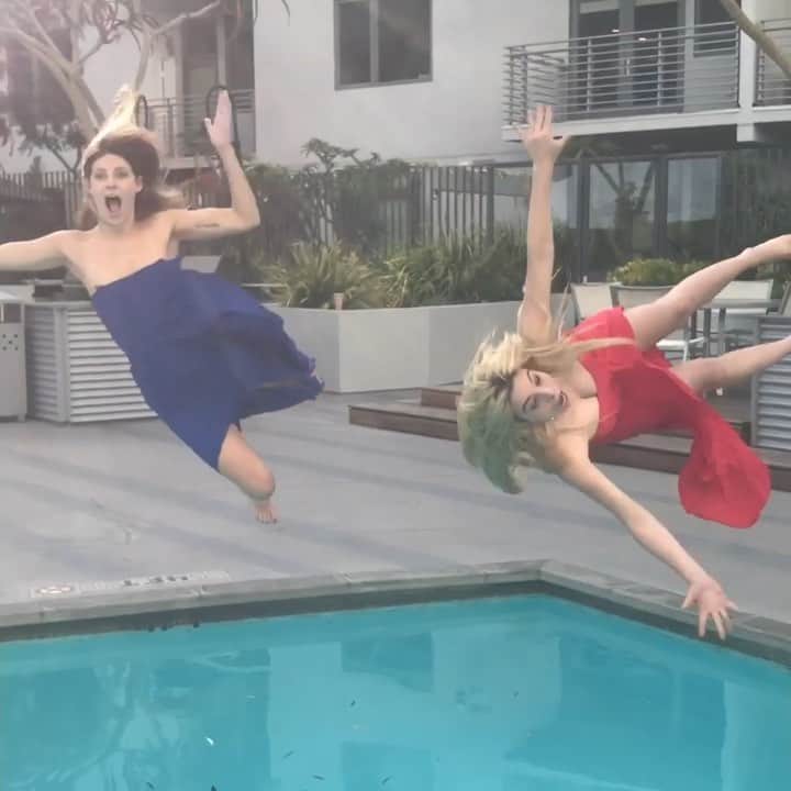 Hannah Stockingのインスタグラム：「HAPPY BIRTHDAY to my best friend @lelepons 🤯🙌 Here’s a video I made of some of my favorite videos of us but to be honest I had to trim over 20 minutes of solid footage of us into 1 minute. Thanks for being born and also for making me laugh non stop. Thank you for instigating my craziness and making me feel like its normal since your equally if not more crazy than I am. 😹 Thanks for such a solid friendship and I love you! You’re a gem and I can’t wait for tonight! LOVE YOU BB! ❤️ #bestfriends」