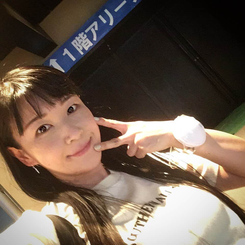 田中香子さんのインスタグラム写真 - (田中香子Instagram)「昨日はサザンの デビュー記念日◎  今回の40周年ツアー、 愛媛武道館と 東京ドームから 応援しました◎  また逢えるまでは この時を忘れない！！ #selfieesoo  #southernallstars  #サザンオールスターズ  #サザンオールスターズライブツアー2019 #サザン #東京ドーム #愛媛武道館 #デビュー記念日 #41周年」6月26日 3時13分 - soo.yt