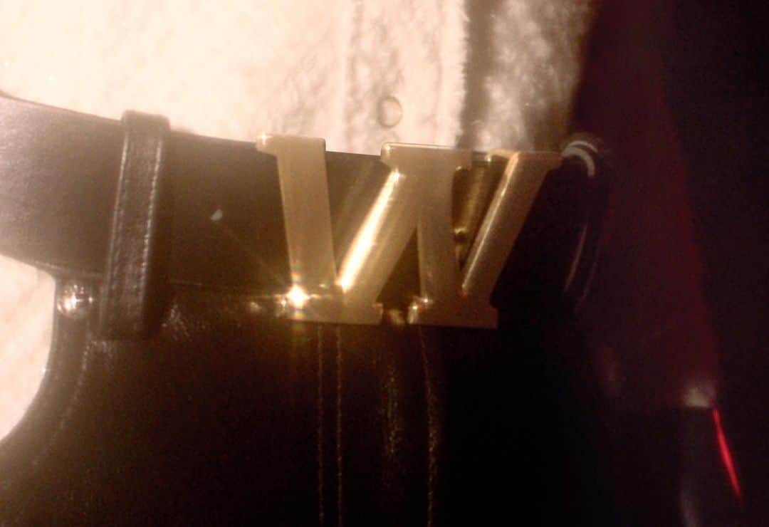 アレキサンダー・ワンのインスタグラム：「𝑊 - The new #Collection2 W gold emboss belt is now available at alexanderwang.com.」