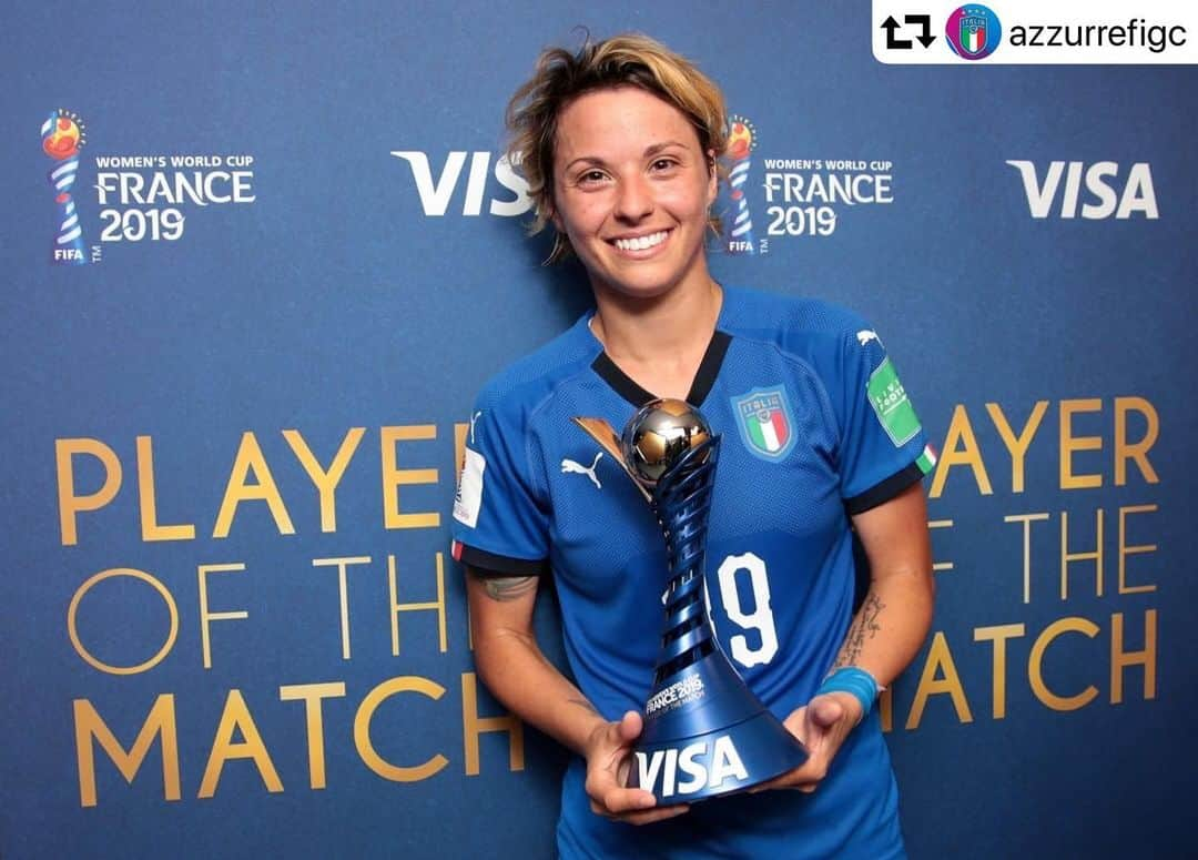 サッカーイタリア代表さんのインスタグラム写真 - (サッカーイタリア代表Instagram)「#repost @azzurrefigc ・・・ 🇮🇹 👏 @valentinagiacinti è "Player of the Match" 🇮🇹 🤩 #RagazzeMondiali #FIFAWWC #ItaliaCina #ITACHN」6月26日 3時54分 - azzurri