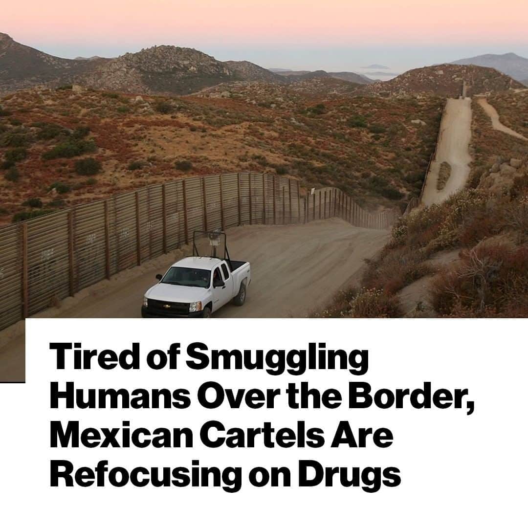 VICEさんのインスタグラム写真 - (VICEInstagram)「Mexican cartels are shifting their focus from human to drug smuggling routes into the United States. Cartels have always smuggled drugs. But the current trend is made significantly more concerning by the cartels' growing production of the synthetic opioid fentanyl, which kills more Americans than any other drug.  For these powerful crime syndicates, drugs are more valuable than people.  Read more at the link in bio.」6月26日 4時00分 - vice
