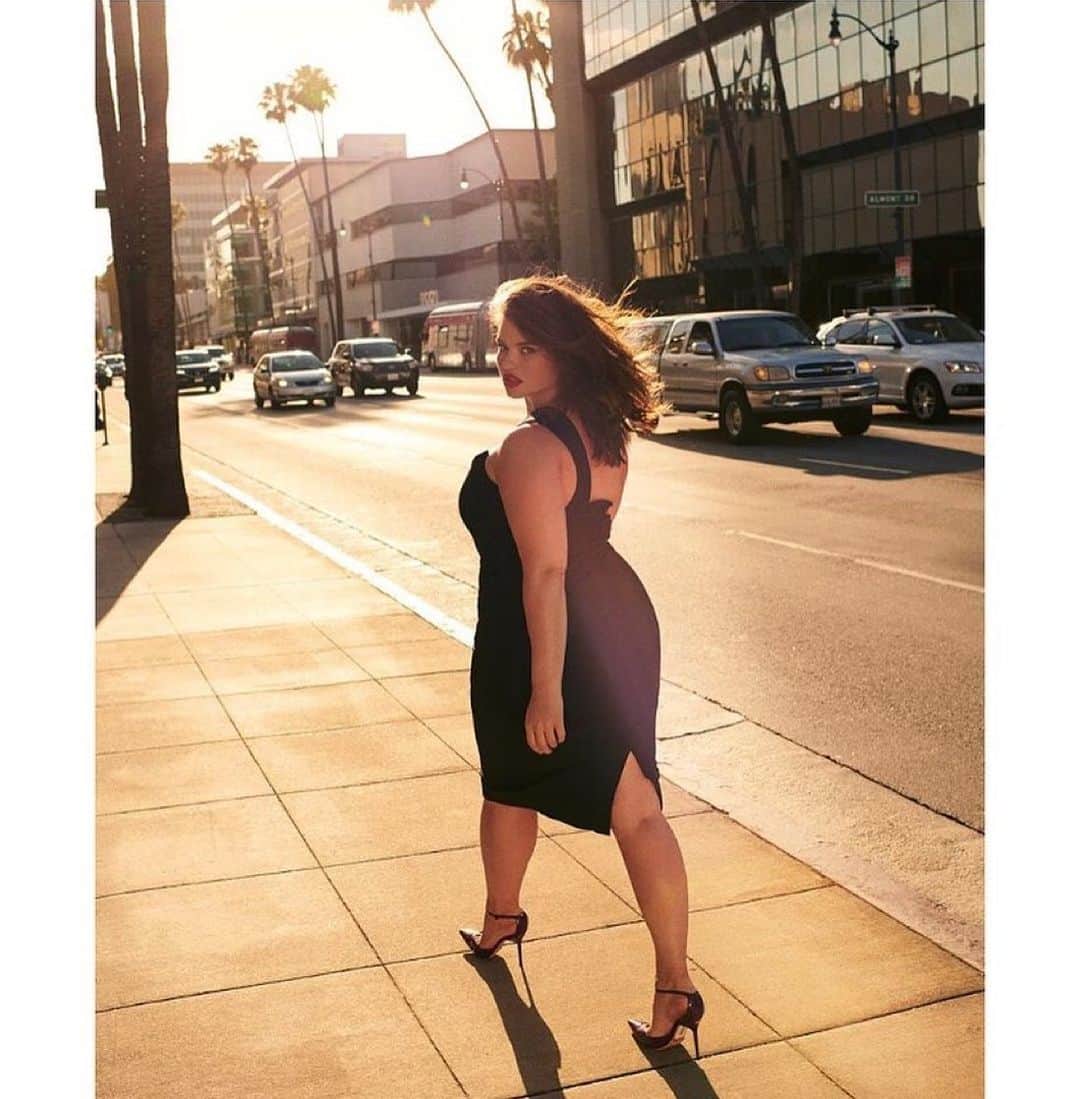 タラ・リンのインスタグラム：「Ok @11honore but no kissing. It’s too personal.」