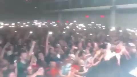 ファンクマスター・フレックスのインスタグラム：「You see it! FunkFlex on the set! 3,500 Deep! Party Rocking! #AD @ciroc via: Sold Out Flatbush Zombies Concert!」