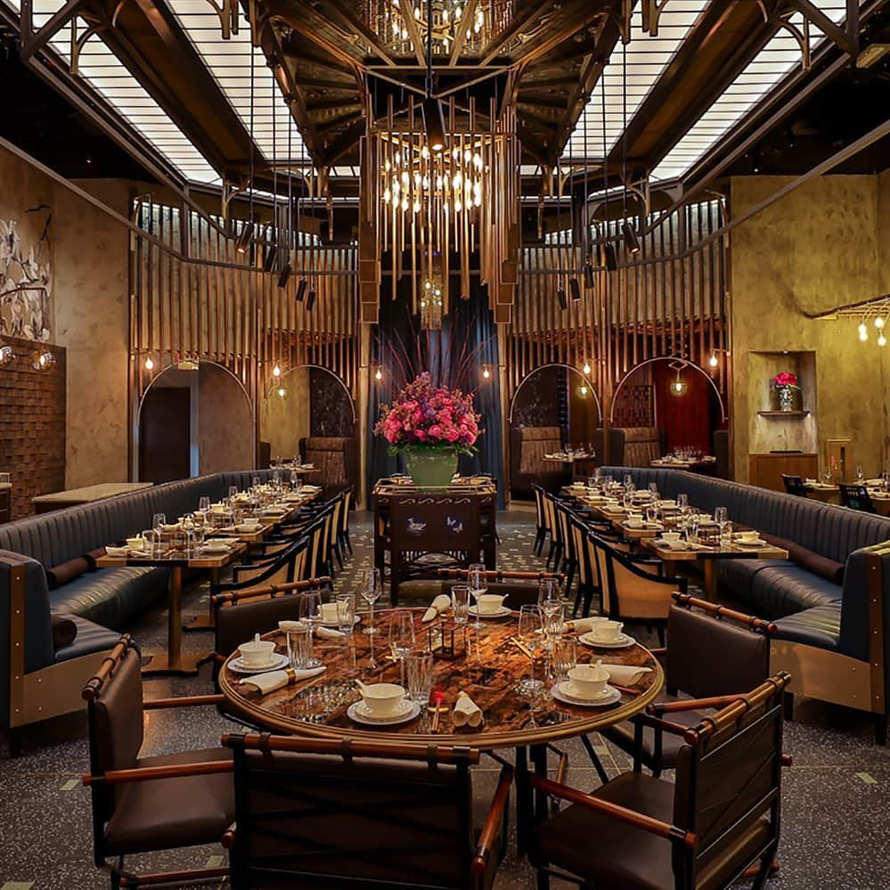 The Venetian Las Vegasさんのインスタグラム写真 - (The Venetian Las VegasInstagram)「Take a culinary trip through Hong Kong at @mott32vegas during Las Vegas Restaurant Week. Enjoy your choice of a four-course meal including Signature 36-Month Acorn Fed Barbecue Pluma Iberico Pork, Hot & Sour Iberico Shanghainese Soup Dumplings and a Bamboo Forest for dessert. #LVRW」6月26日 4時36分 - venetianvegas